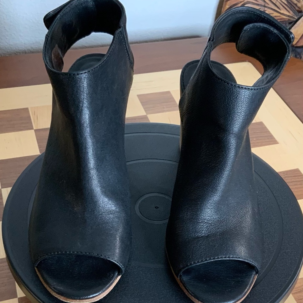 Imported Steve Madden Sandles